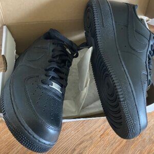 Nike Air Force 1’s ‘07 men’s size 8.5 (women’s size 10) all black low top lowtop